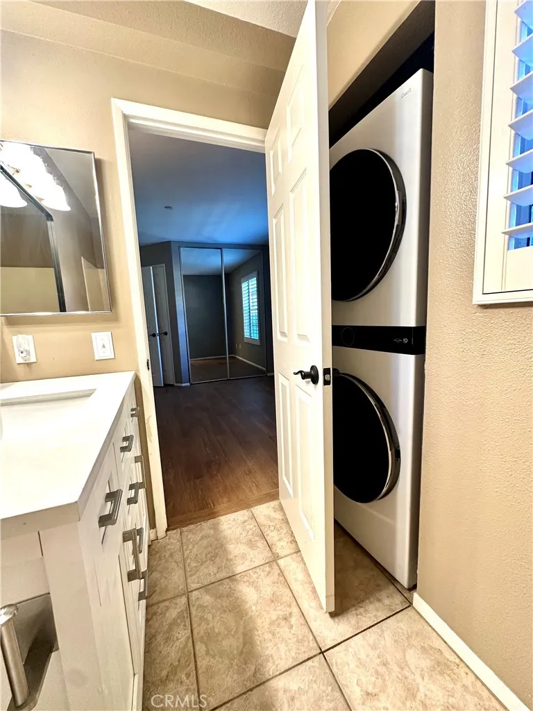 Secondary bath with stackable washer/dryer - attached to spacious 2nd bedroom