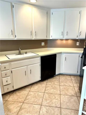 Open bright kitchen. Plenty of cabinet & counter space
