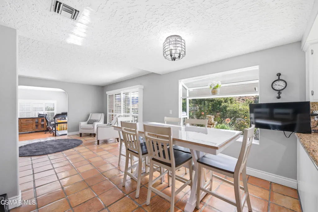 1314 Gonzales Rd Simi Valley-28