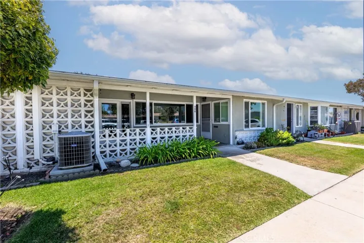1642 Merion 40k, Seal Beach, California 90740