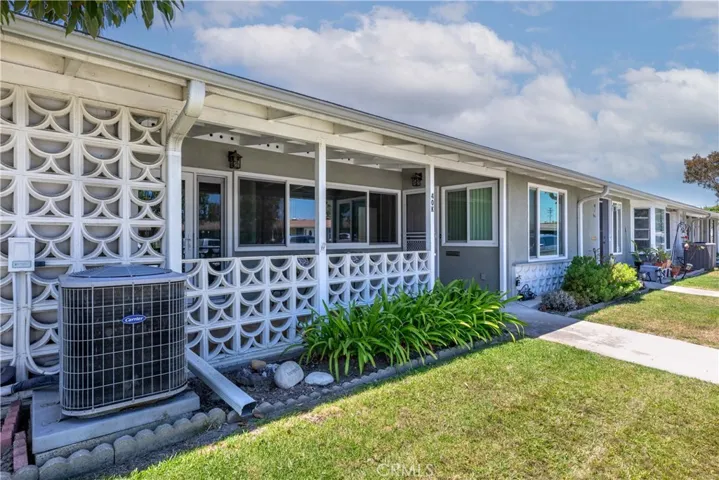 1642 Merion 40k, Seal Beach, California 90740