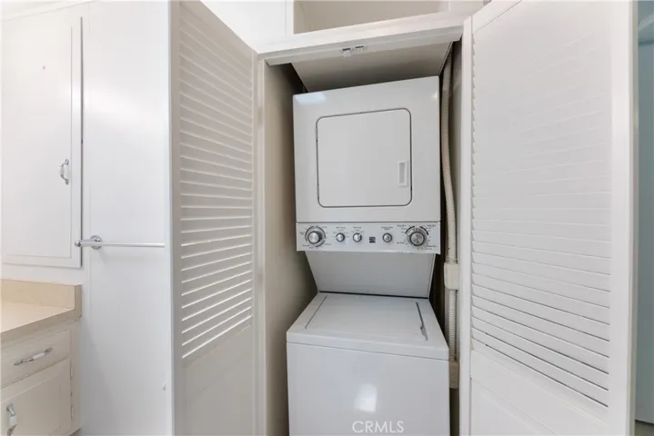 1642 Merion 40k, Seal Beach, California 90740