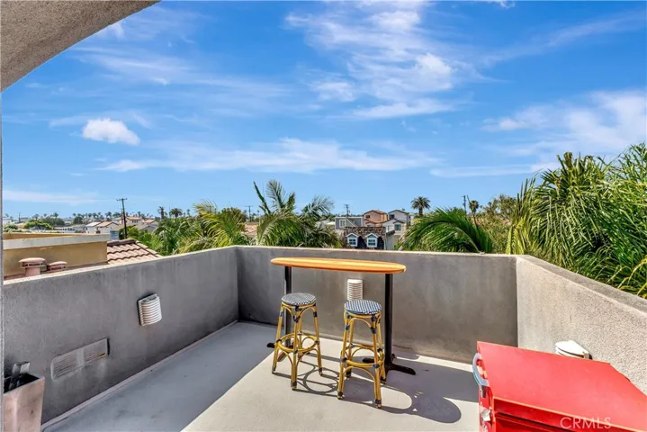 614 16th Street, Huntington Beach, California 92648