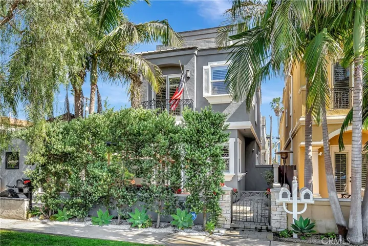 614 16th Street, Huntington Beach, California 92648