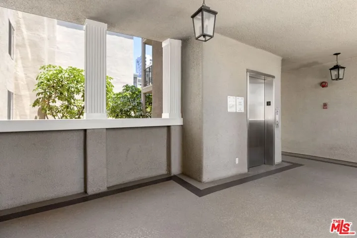 8455 Fountain Avenue 301, West Hollywood, California 90069