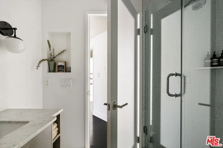 8455 Fountain Avenue 301, West Hollywood, California 90069