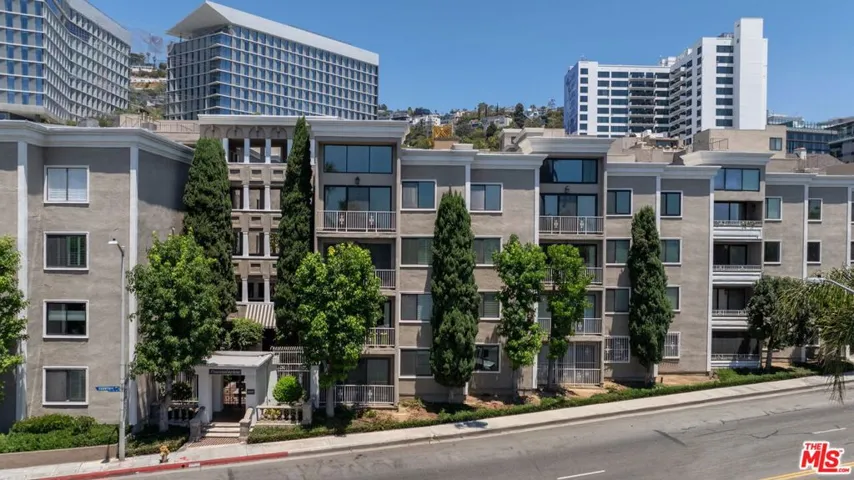 8455 Fountain Avenue 301, West Hollywood, California 90069