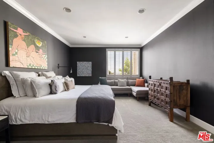 8455 Fountain Avenue 301, West Hollywood, California 90069