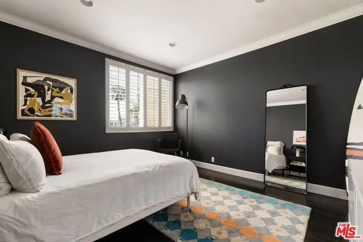 8455 Fountain Avenue 301, West Hollywood, California 90069