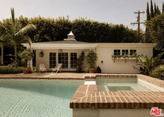 1162 N Wetherly Drive, Los Angeles, California 90069
