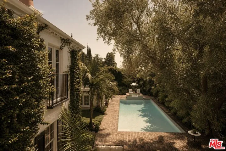 1162 N Wetherly Drive, Los Angeles, California 90069