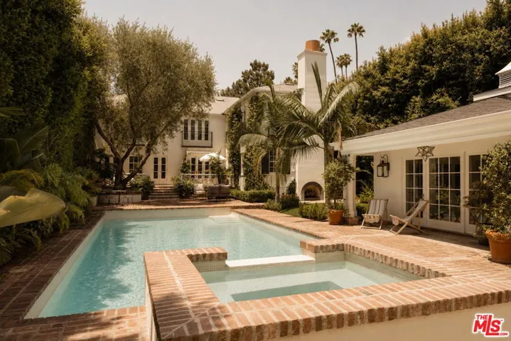 1162 N Wetherly Drive, Los Angeles, California 90069