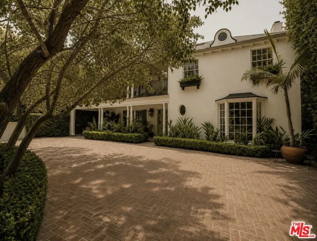 1162 N Wetherly Drive, Los Angeles, California 90069