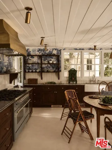 1162 N Wetherly Drive, Los Angeles, California 90069
