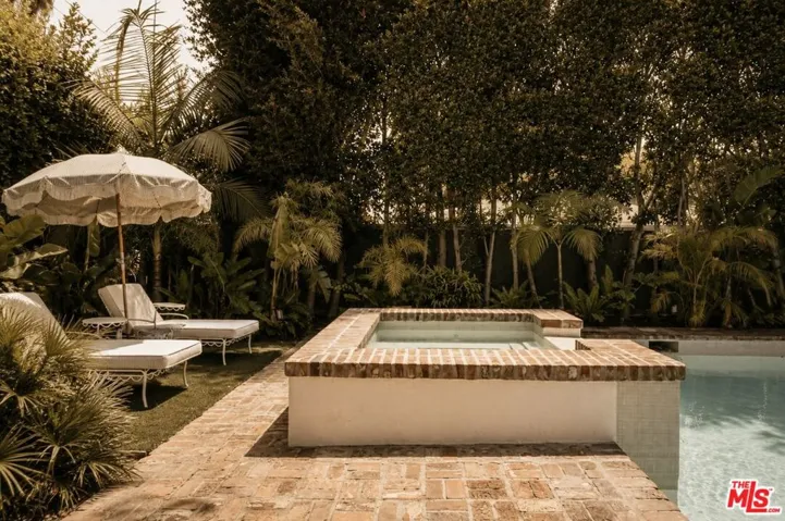 1162 N Wetherly Drive, Los Angeles, California 90069
