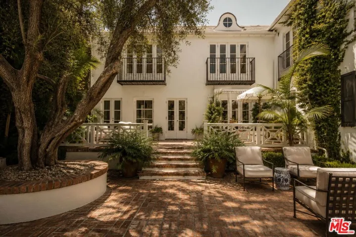 1162 N Wetherly Drive, Los Angeles, California 90069
