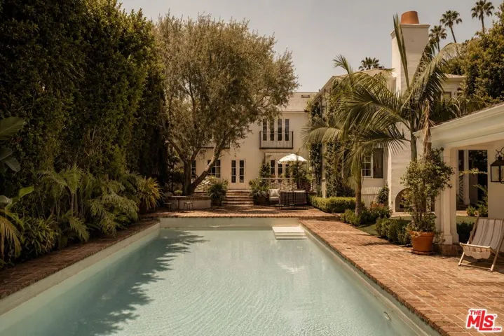 1162 N Wetherly Drive, Los Angeles, California 90069