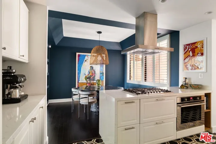 8455 Fountain Avenue 301, West Hollywood, California 90069