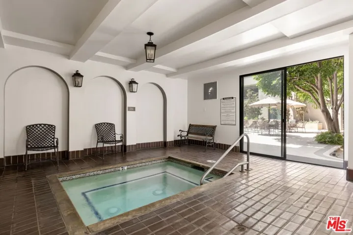 8455 Fountain Avenue 301, West Hollywood, California 90069