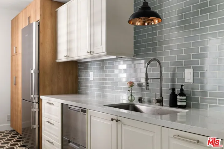 8455 Fountain Avenue 301, West Hollywood, California 90069