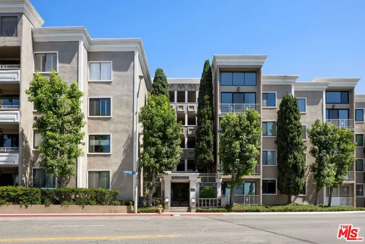8455 Fountain Avenue 301, West Hollywood, California 90069