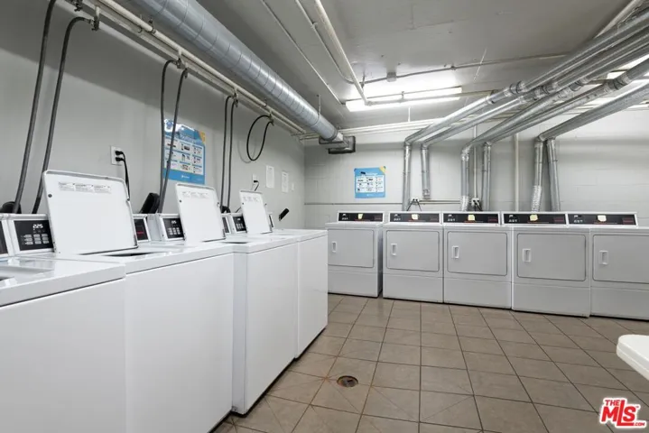 10982 Roebling Avenue 429, Los Angeles, California 90024