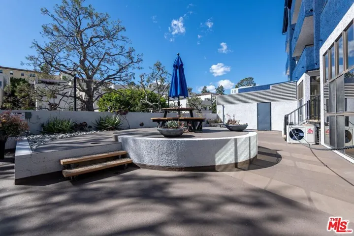 10982 Roebling Avenue 429, Los Angeles, California 90024