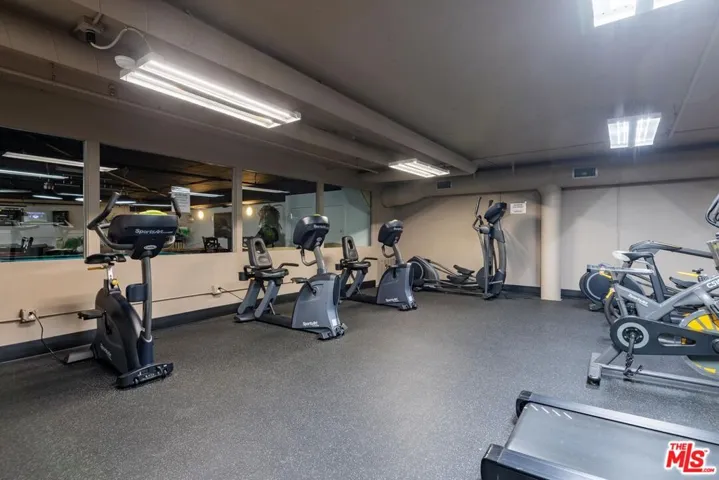 10982 Roebling Avenue 429, Los Angeles, California 90024