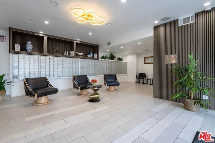 10982 Roebling Avenue 429, Los Angeles, California 90024