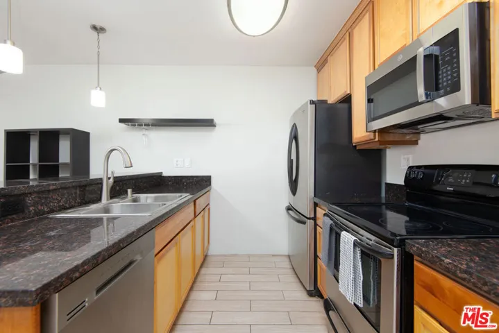 10982 Roebling Avenue 429, Los Angeles, California 90024