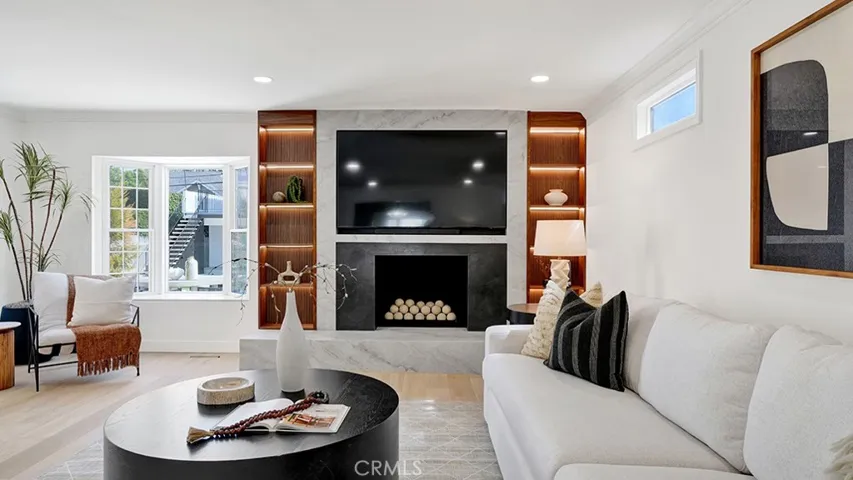 2747 E Ocean Boulevard, Long Beach, California 90803