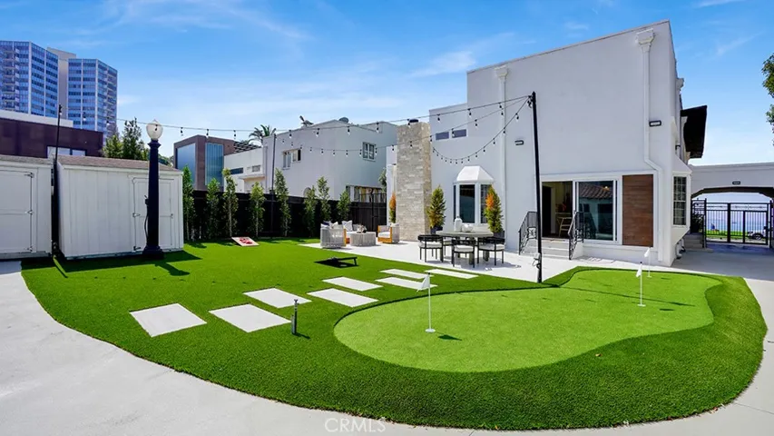 2747 E Ocean Boulevard, Long Beach, California 90803