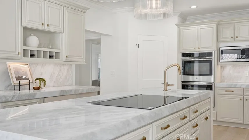 2747 E Ocean Boulevard, Long Beach, California 90803