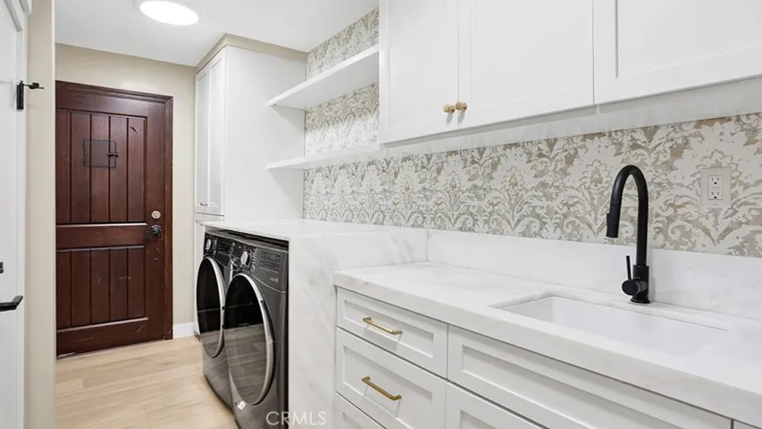 2747 E Ocean Boulevard, Long Beach, California 90803