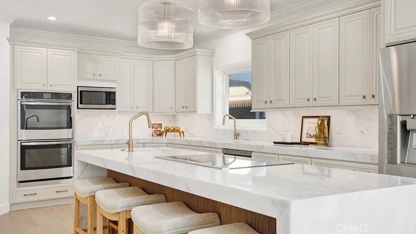 2747 E Ocean Boulevard, Long Beach, California 90803