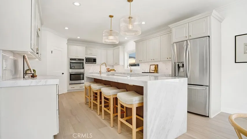 2747 E Ocean Boulevard, Long Beach, California 90803
