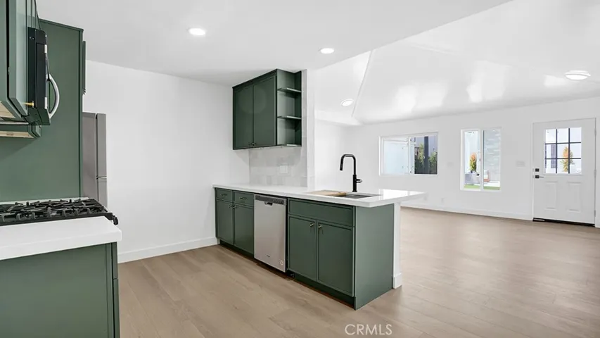 2747 E Ocean Boulevard, Long Beach, California 90803