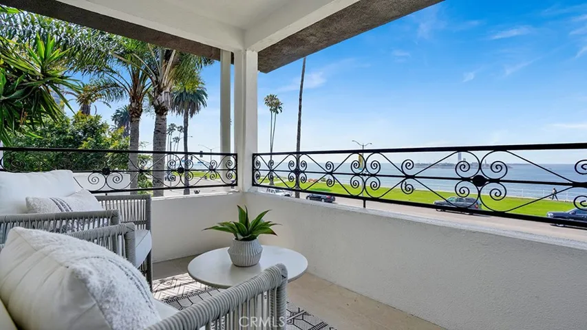 2747 E Ocean Boulevard, Long Beach, California 90803