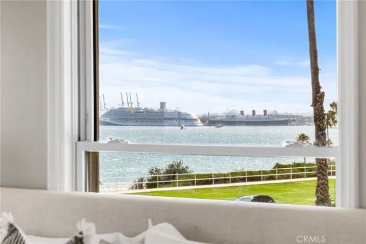 2747 E Ocean Boulevard, Long Beach, California 90803