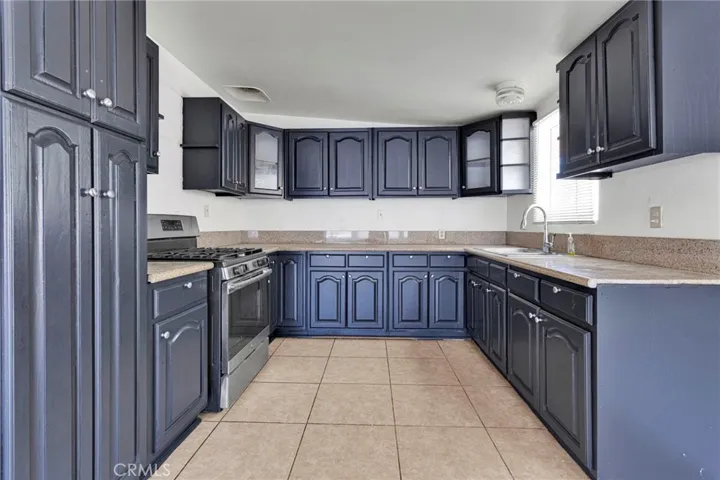 7704 Alston Avenue, Hesperia, California 92345