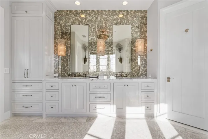 1215 E Balboa, Newport Beach, California 92661
