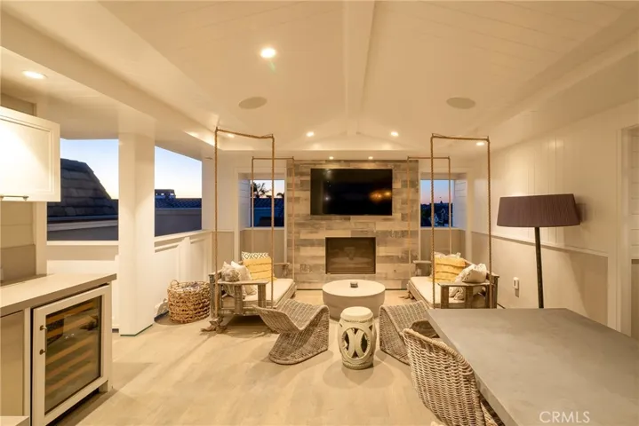 1215 E Balboa, Newport Beach, California 92661