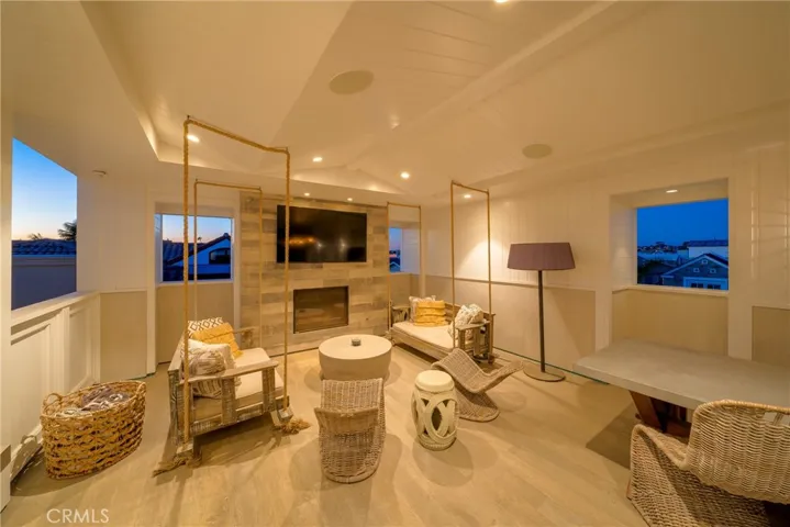 1215 E Balboa, Newport Beach, California 92661