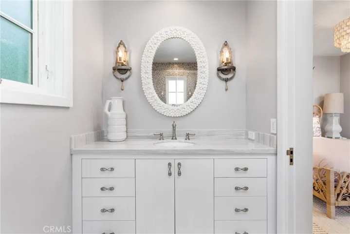1215 E Balboa, Newport Beach, California 92661