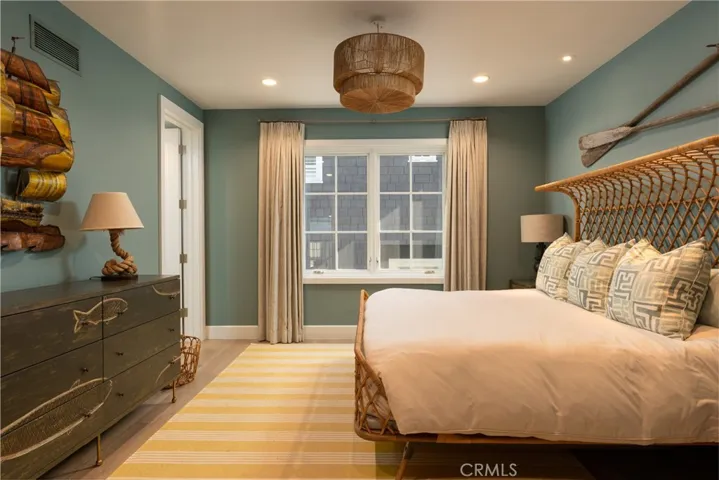 1215 E Balboa, Newport Beach, California 92661