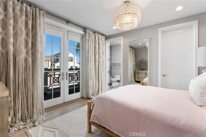 1215 E Balboa, Newport Beach, California 92661