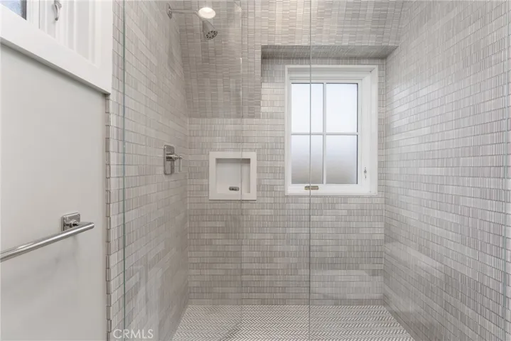 1215 E Balboa, Newport Beach, California 92661