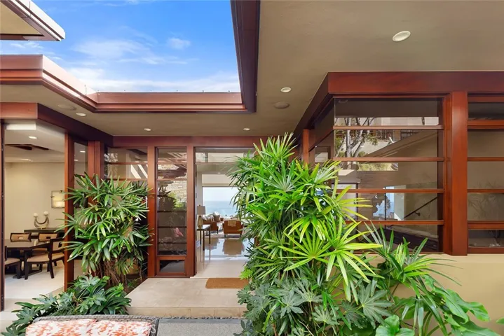 1119 Emerald Bay, Laguna Beach, California 92651