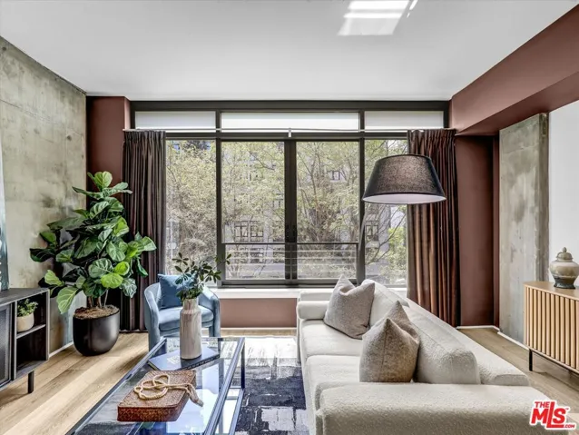 1111 S Grand Avenue 412, Los Angeles, California 90015
