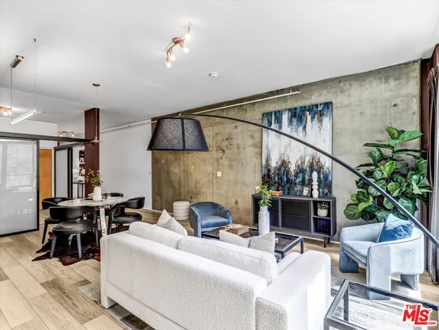 1111 S Grand Avenue 412, Los Angeles, California 90015